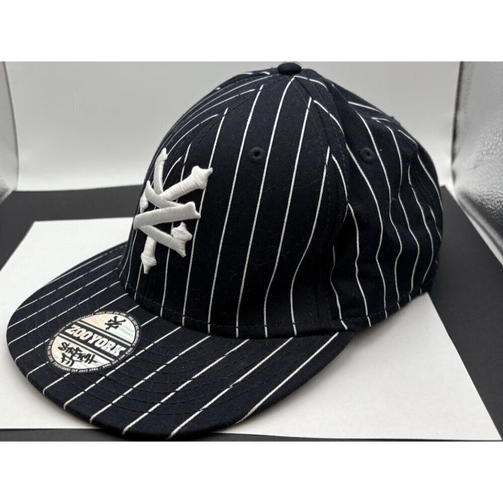 Zoo York Baseball Hat Cap Mens Fitted L-XL Black Striped Elastic Stretch